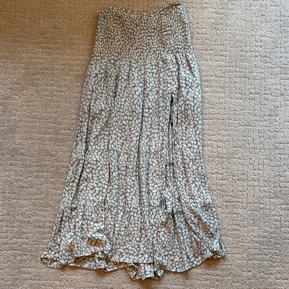 Abercrombie & Fitch Cream and Gray Maxi Skirt